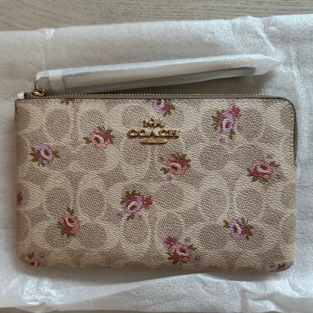 NWT Coach Beige Wristlet with Pink Floral Design - Picture 1 of 3